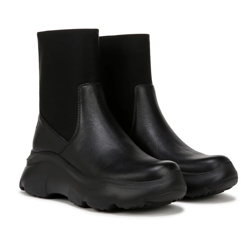 OAKLEE WATER RESISTANT LEATHER ANKLE BOOTS - genuine leather
